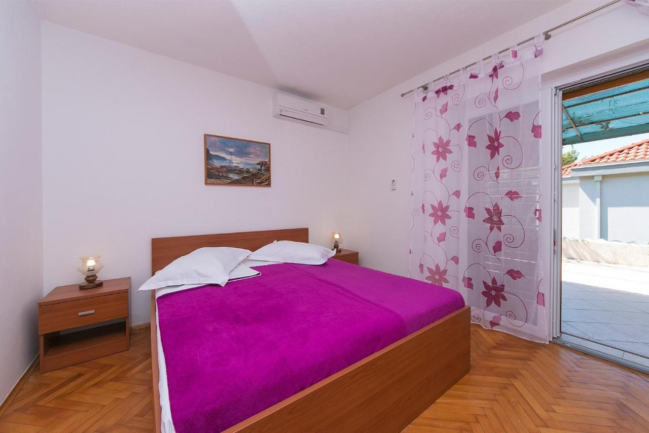 Apartments By The Sea Brela, Makarska - 20778 Exterior photo