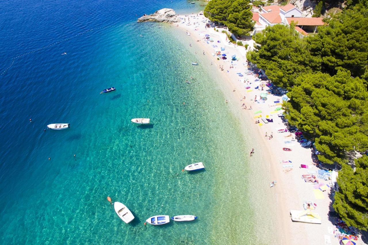 Apartments By The Sea Brela, Makarska - 20778 Exterior photo
