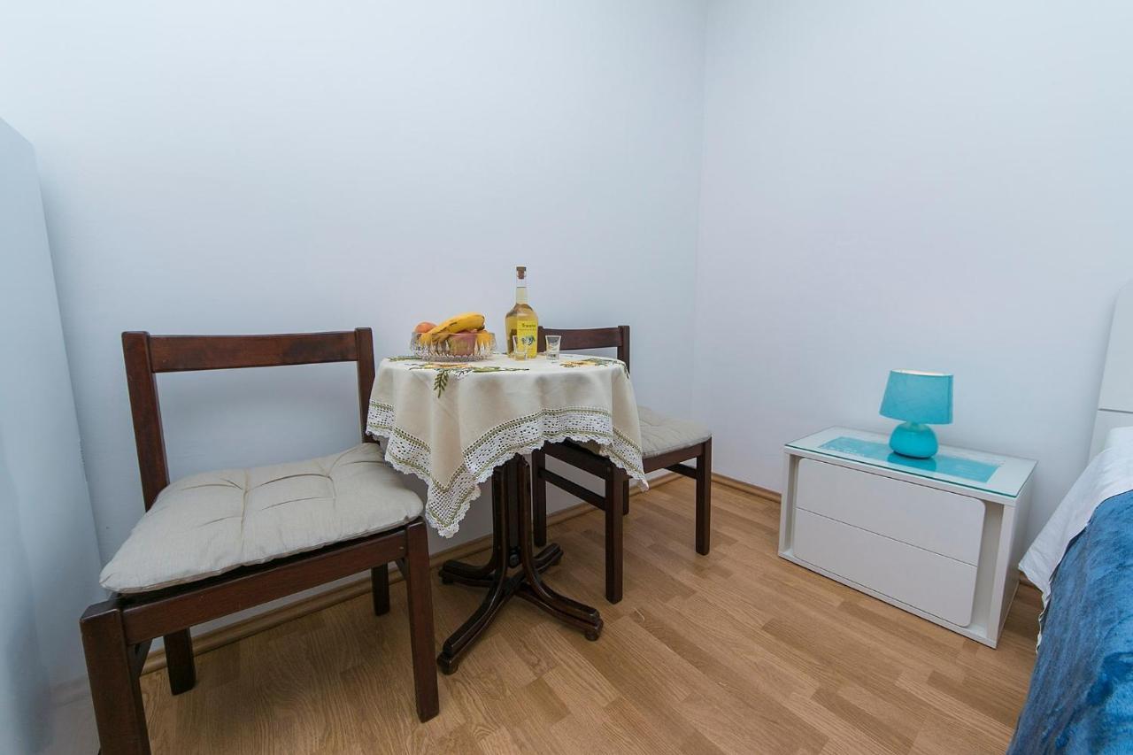 Apartments By The Sea Brela, Makarska - 20778 Exterior photo