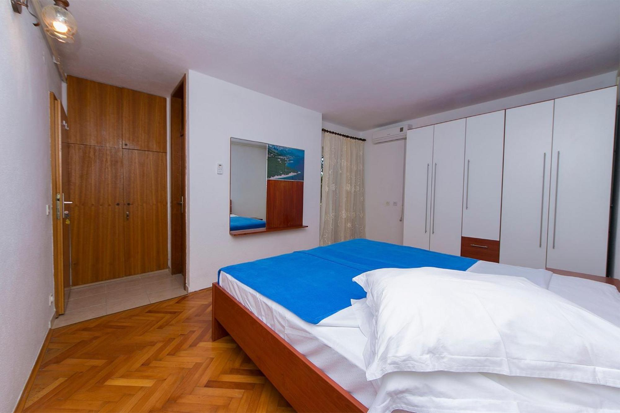 Apartments By The Sea Brela, Makarska - 20778 Room photo